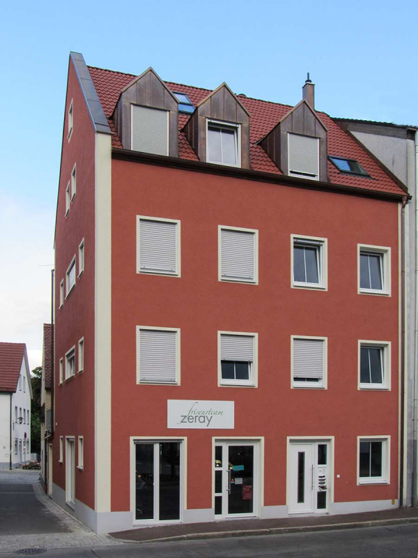 Mehrfamilienhaus mit Gewerbeeinheit Moosburg